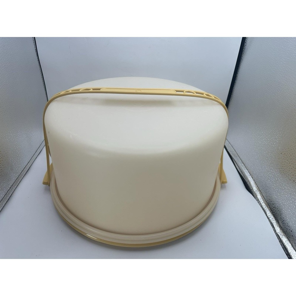 Vintage Tupperware Cake Taker Carrier Harvest Gold Round Cake Holder